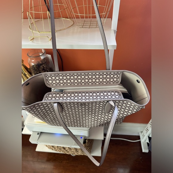 KATE SPADE Link Large Tote Bag w/card holder (NWT) - Picture 12 of 16